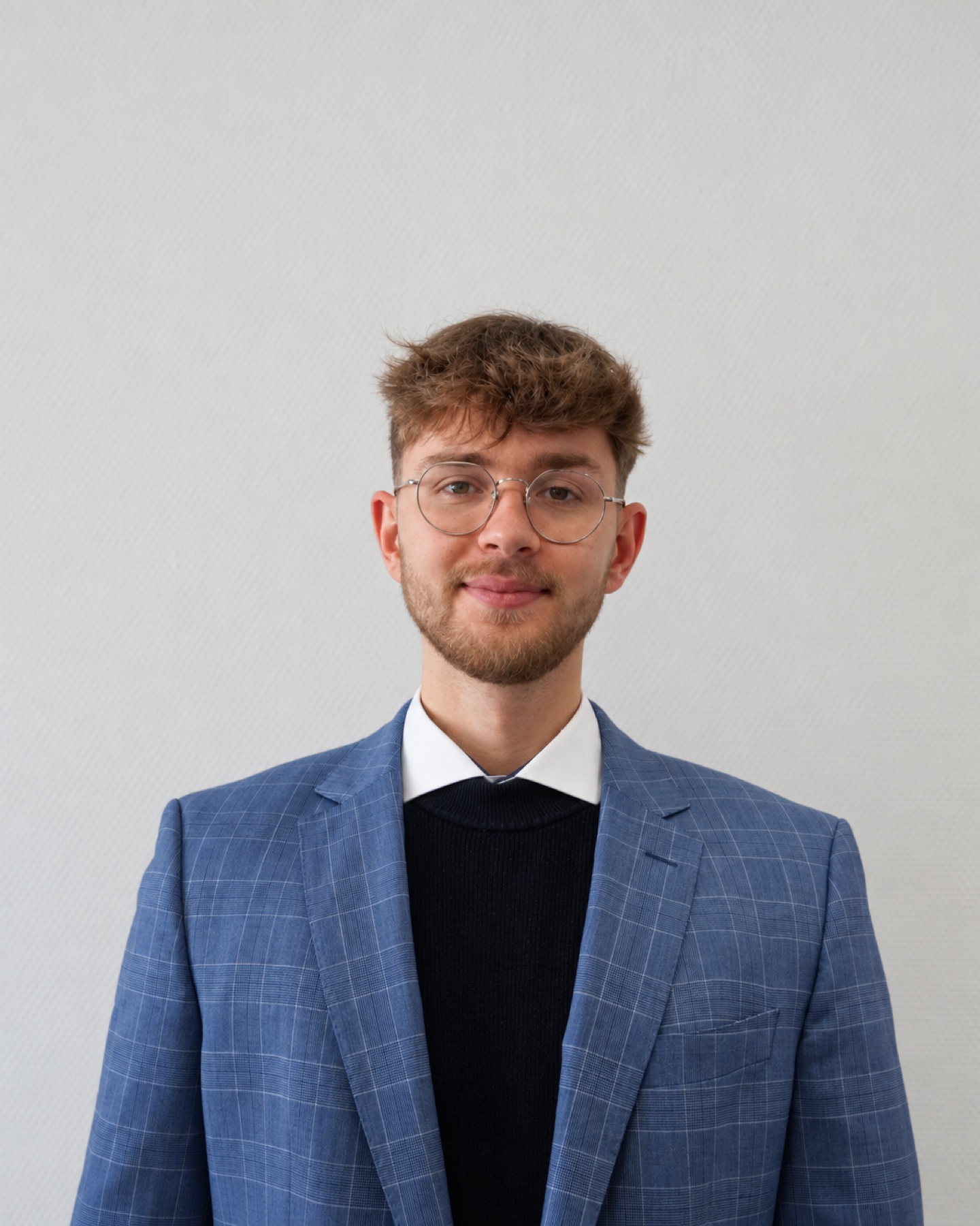 Philipp Wösner, Versicherungsfachmann IHK in Passau